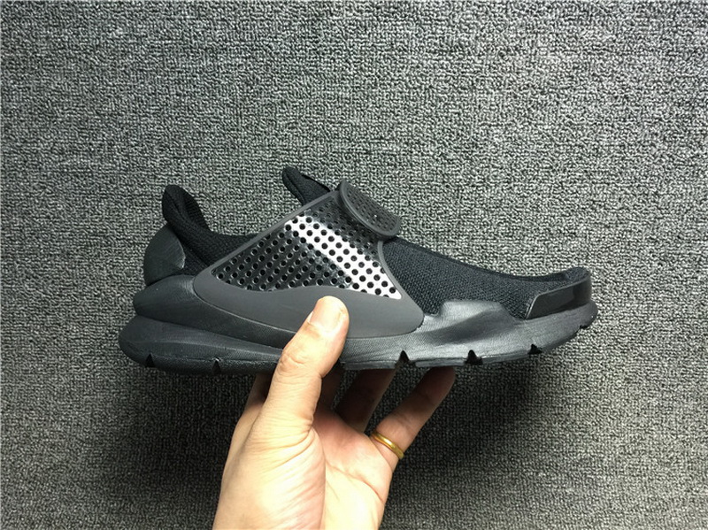 Super Max Perfect Nike Sock Dart  Shoes (98%Authentic)--007